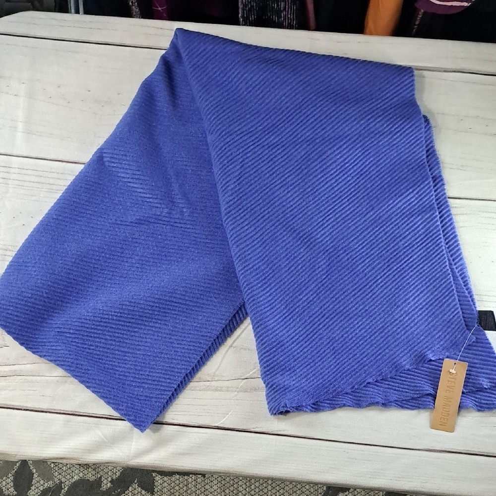 Steve Madden Vibrant Blue Ribbed Crimped Scarf